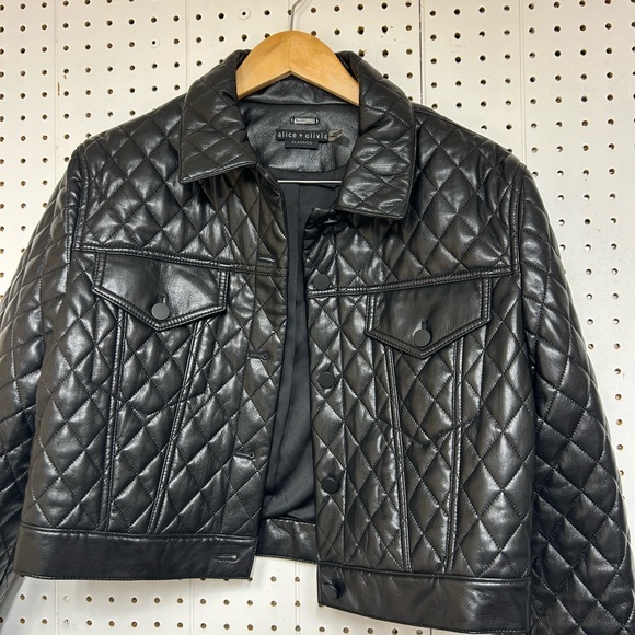 Alice + Olivia Black Quilted Vegan Cropped Jacket - Picture 2 of 7